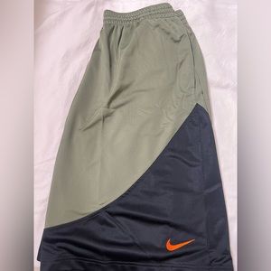 Nike Basketball Shorts Size XXL